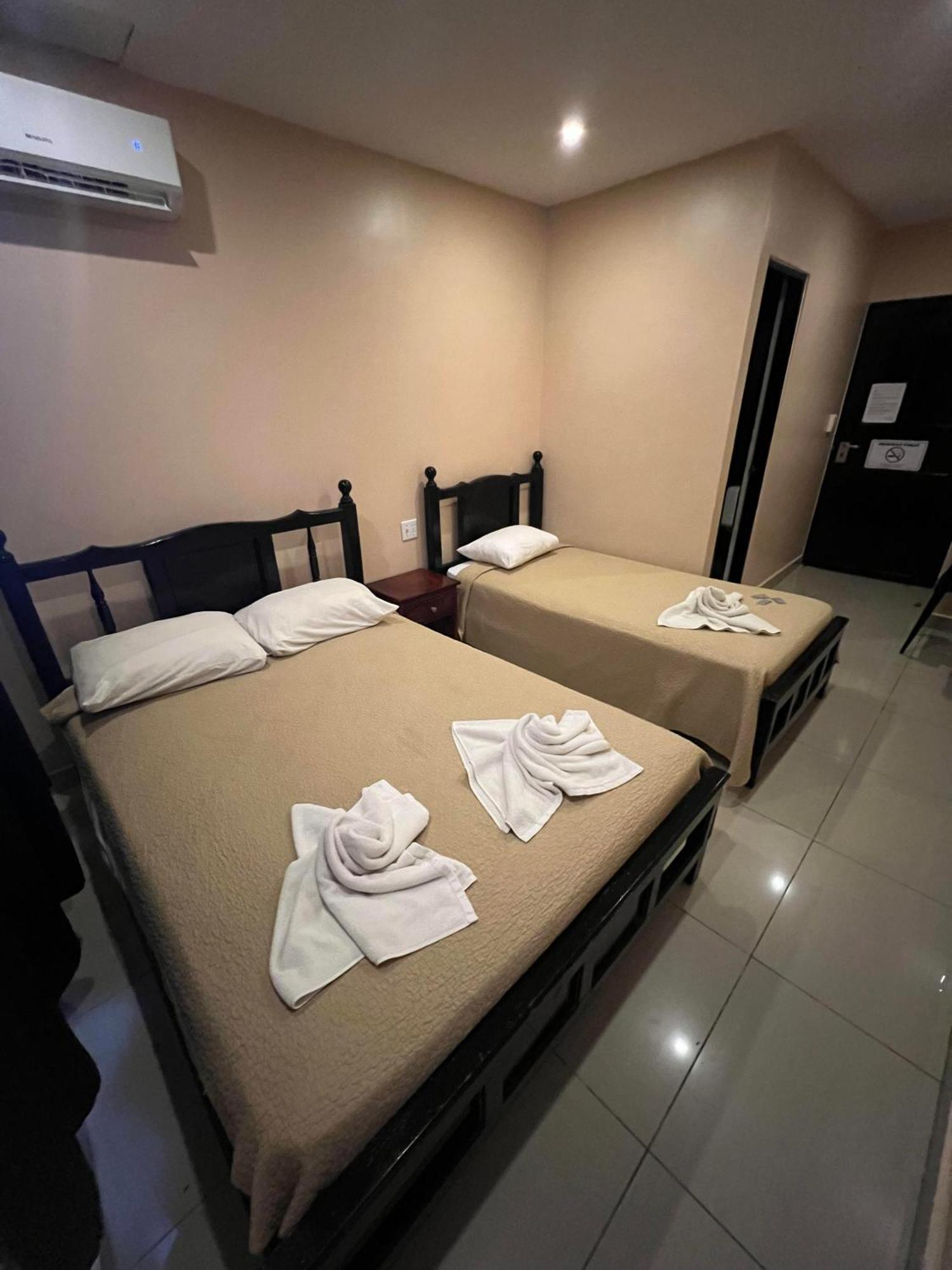 La Cubana Hotel & Suites Colon Exteriör bild